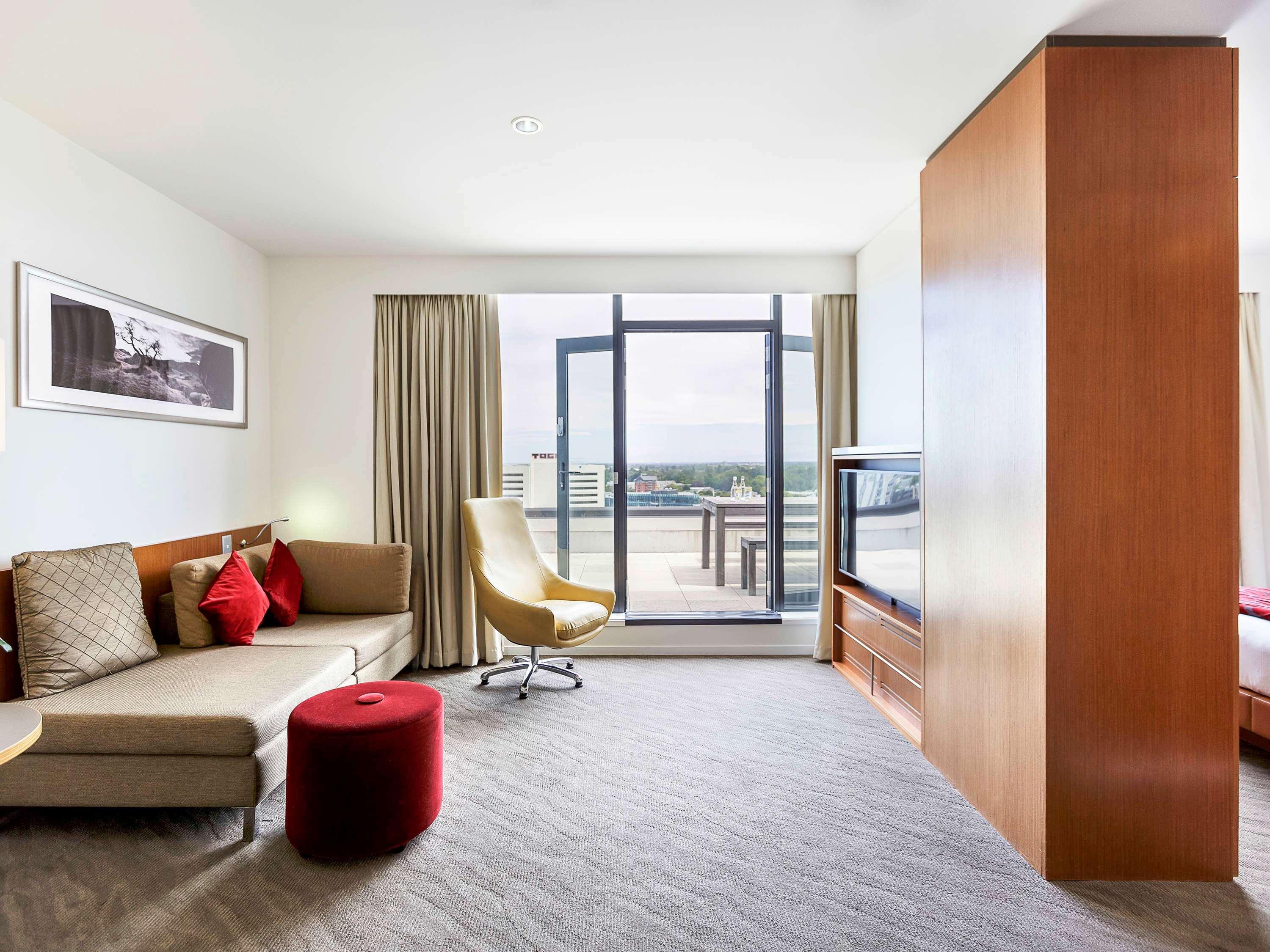 Novotel Christchurch Cathedral Square Экстерьер фото