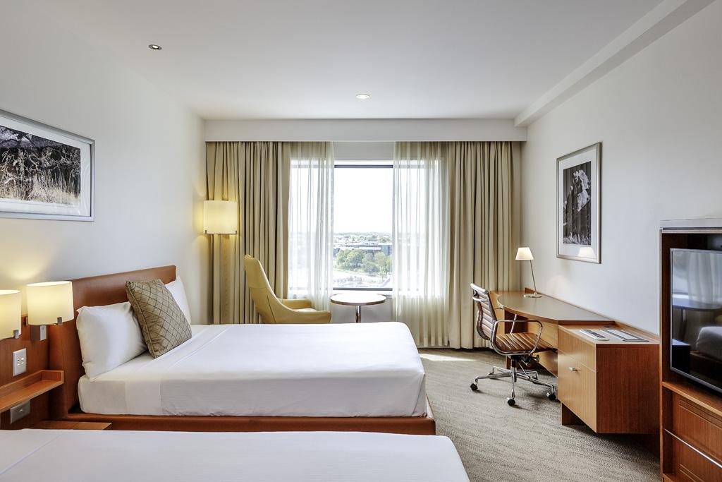 Novotel Christchurch Cathedral Square Экстерьер фото